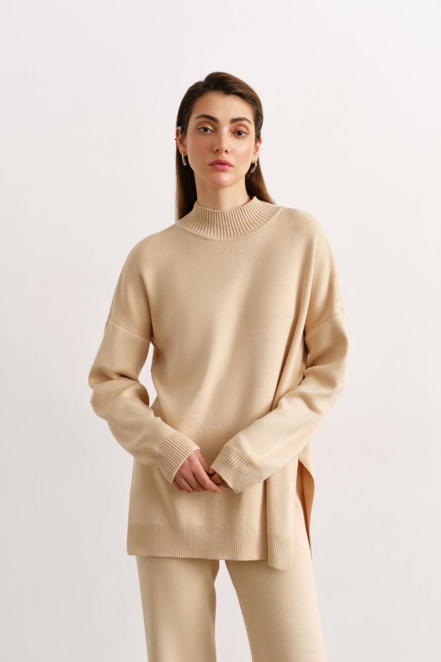 Women 25 UNION | Free-Cut Sweater With Slits Cream