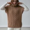 Women 25 UNION | Knitted Vest With Caramel Collar