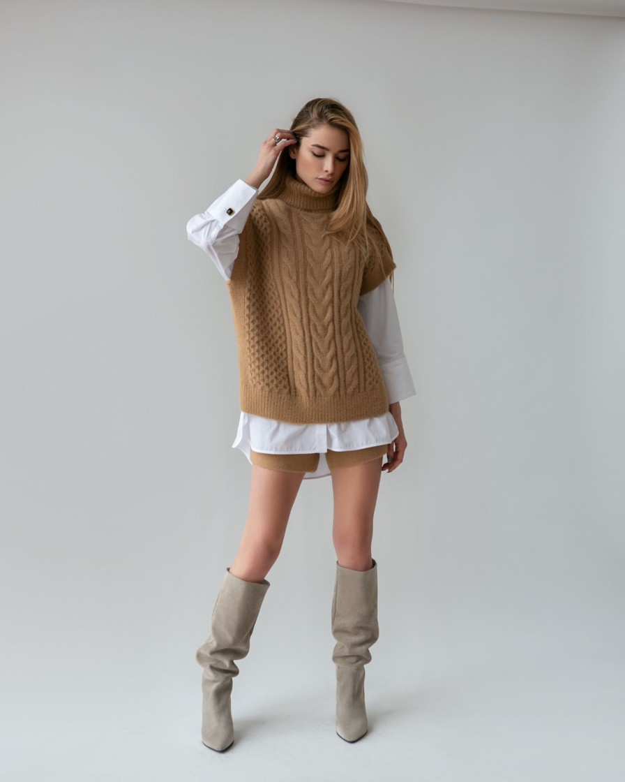 Women 25 UNION | Knitted Vest With Caramel Collar