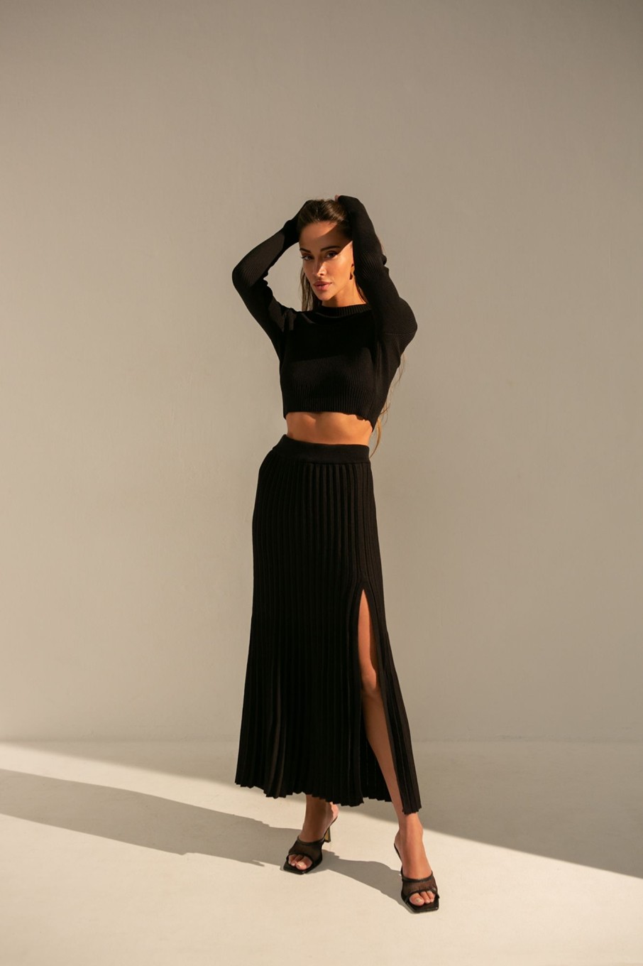 Women 25 UNION | Suit Crop Top Longsleeve And Pleated Skirt With A Black Slit