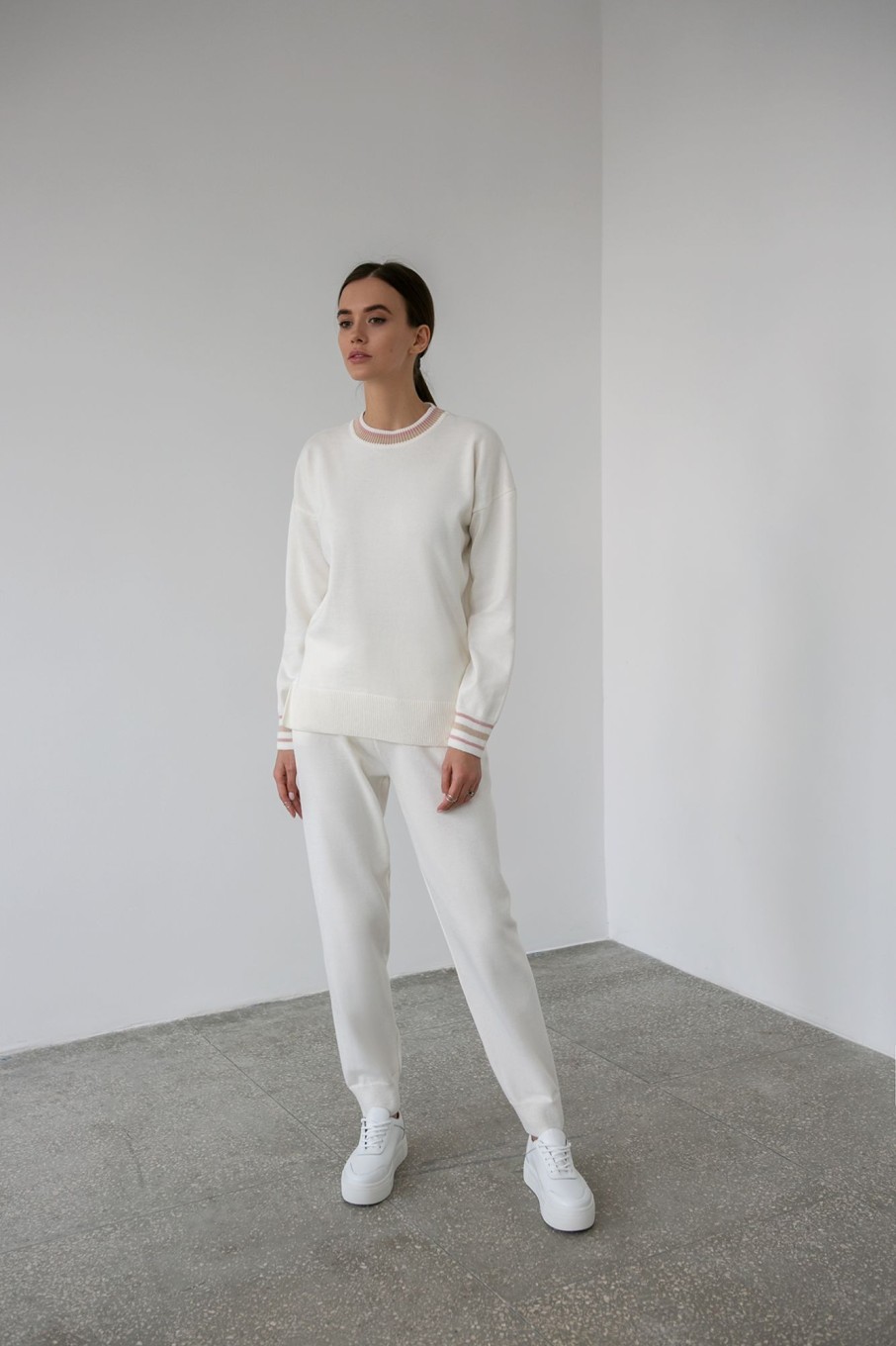 Women 25 UNION | Suit Jumper With A Round Neck And Trousers Joggers Milk