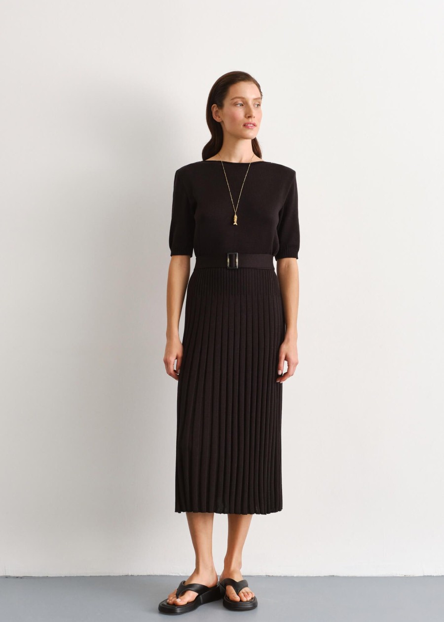 Women 25 UNION | Midi Dress With A Pleated Skirt Black